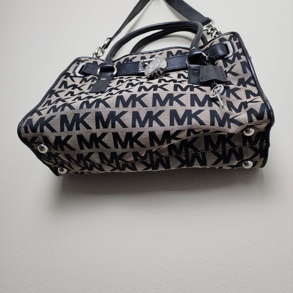 Michael Kors Lock and Key Signature Monogram Handbag Shoulder Bag Purse - Picture 6 of 9